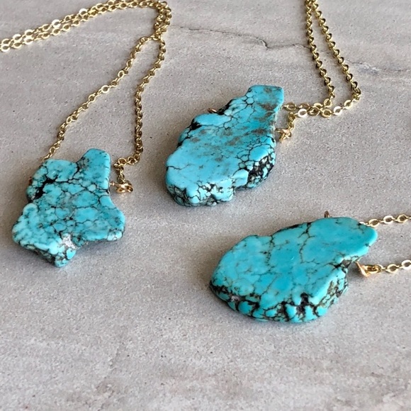 Estrella & Luna Jewelry - Raw Turquoise Howlite 14k Gold Necklace